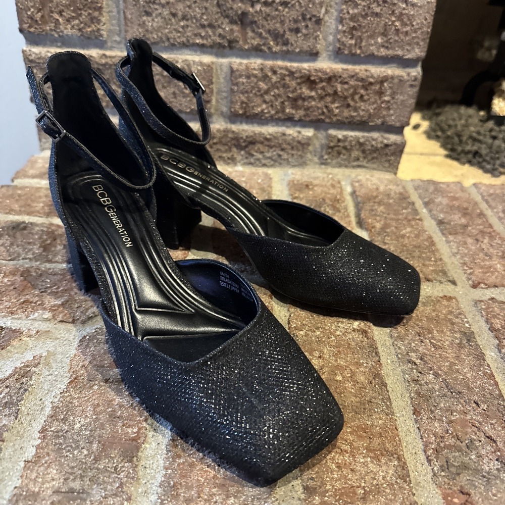 BCBGeneration Rolaโ Shimmery Block Heel Pump Women's Black Size 6M #542